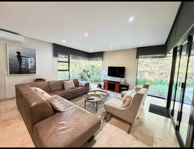 3 BEDROOM TOWNHOUSE TO LET IN ZIMBALI ESTATE